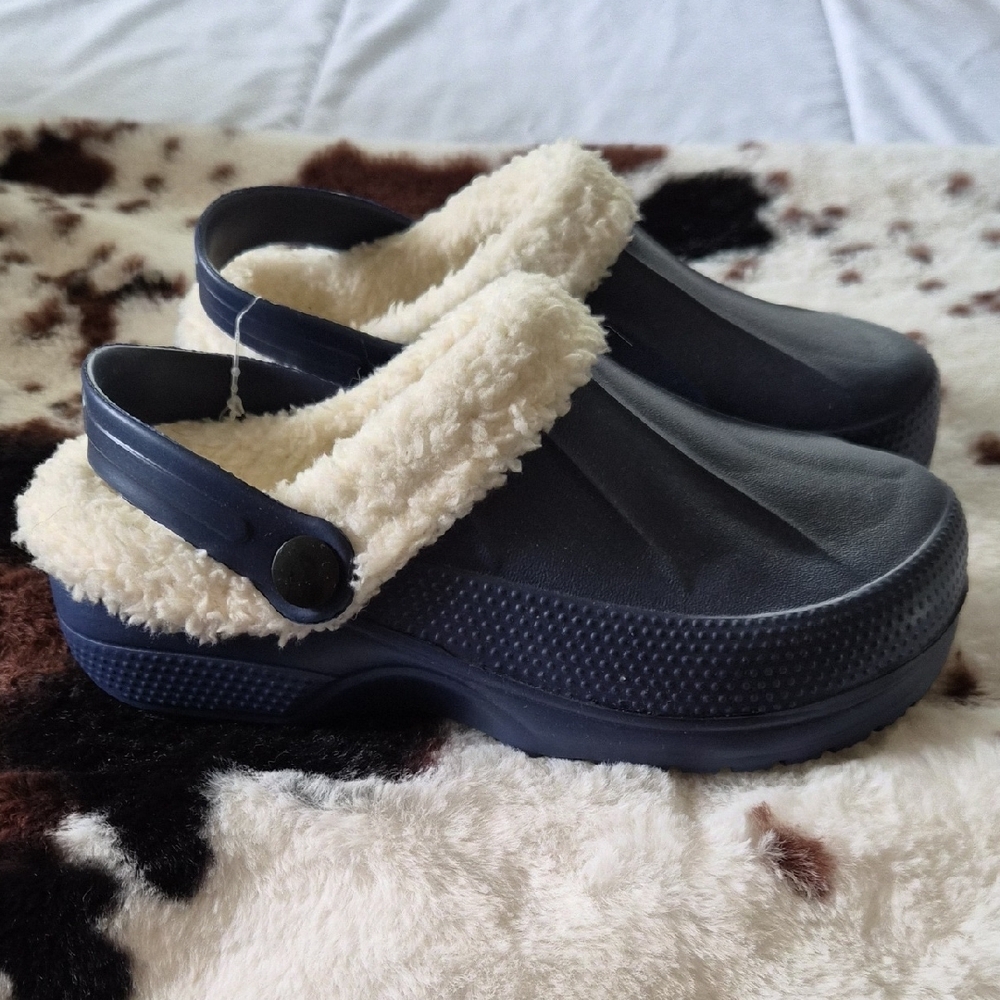 *NEW* Kids Cozy Blue and Cream Sandals
